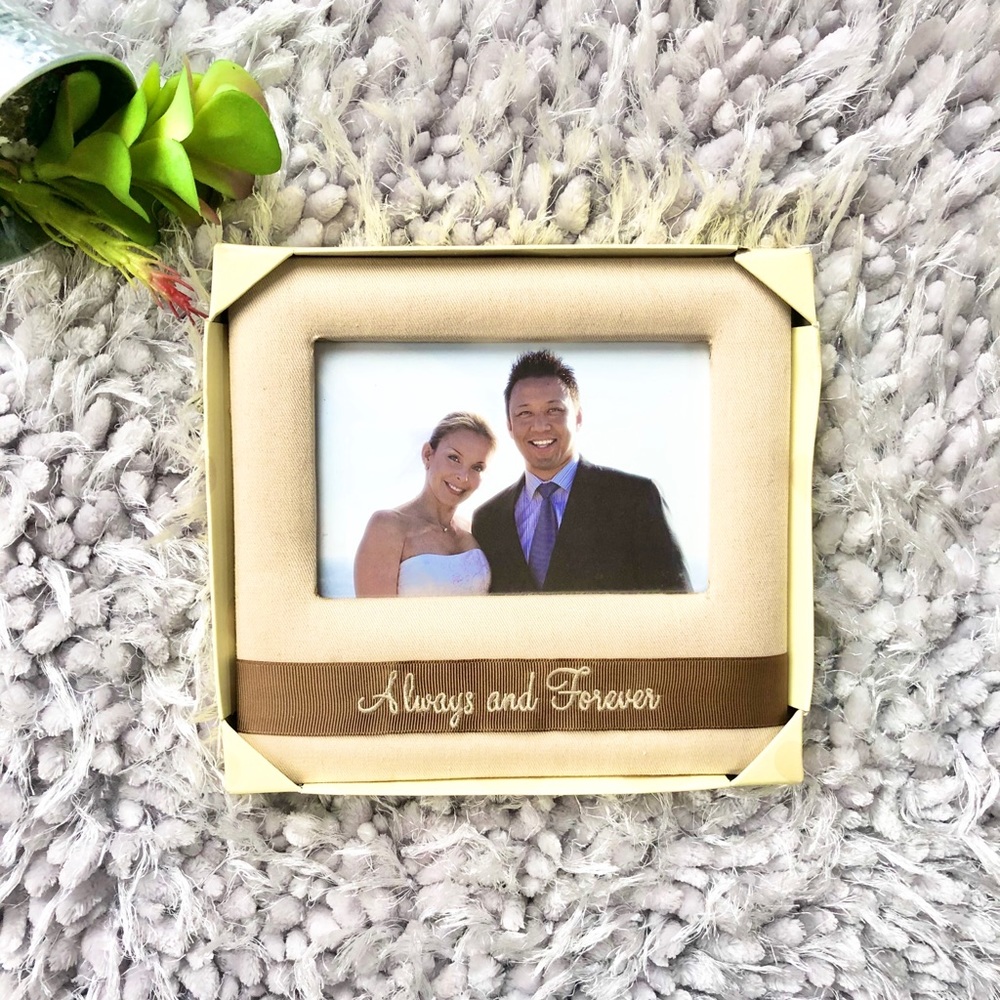🆕New with tags Always & Forever Picture frame